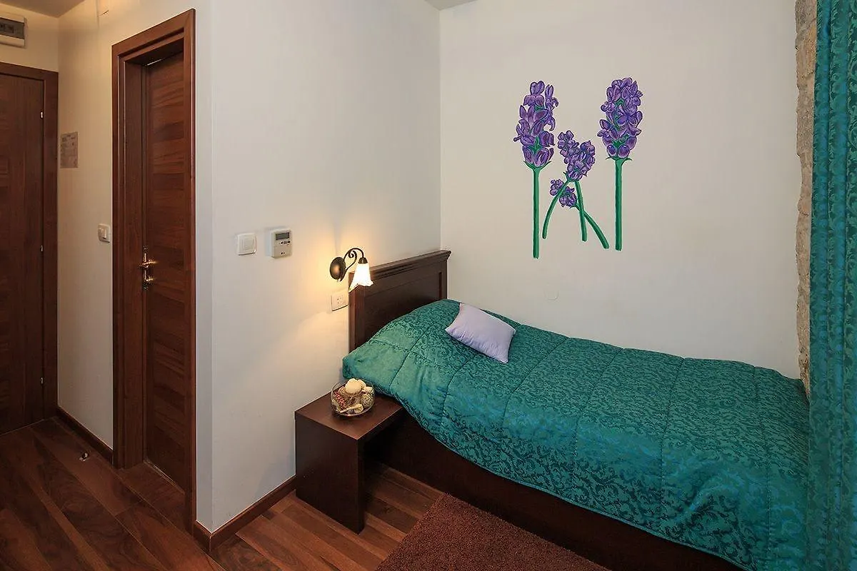 Villa Olea Split 3*,