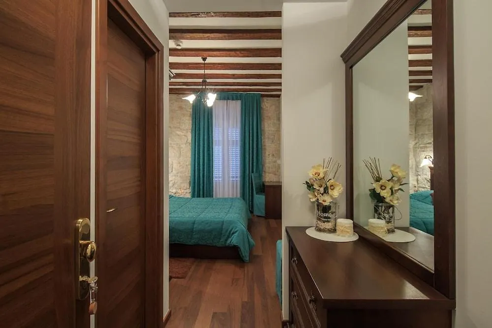 Villa Olea Split 3*,