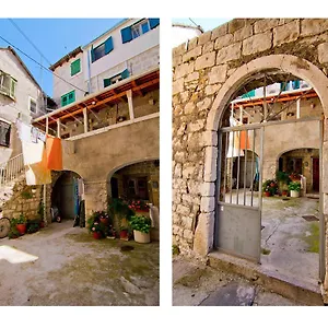 Luxury Old Town Apartment